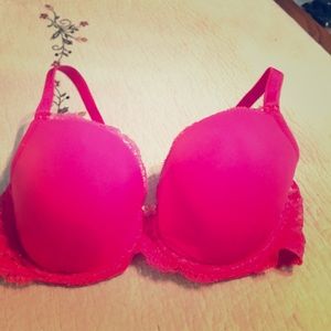 ♥️VICTORIAS SECRET BRA 34DD♥️